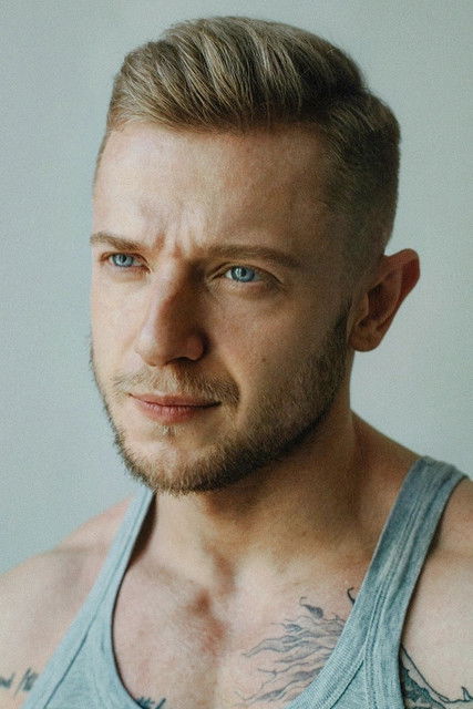 Ivan Latushko as Юхим (боец разведотряда)