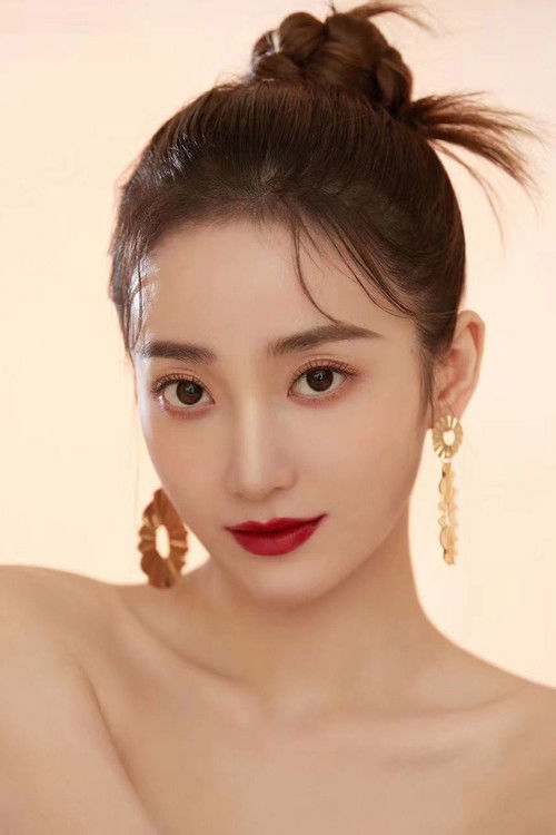 Lu Fangqi as Yang Xiangwan