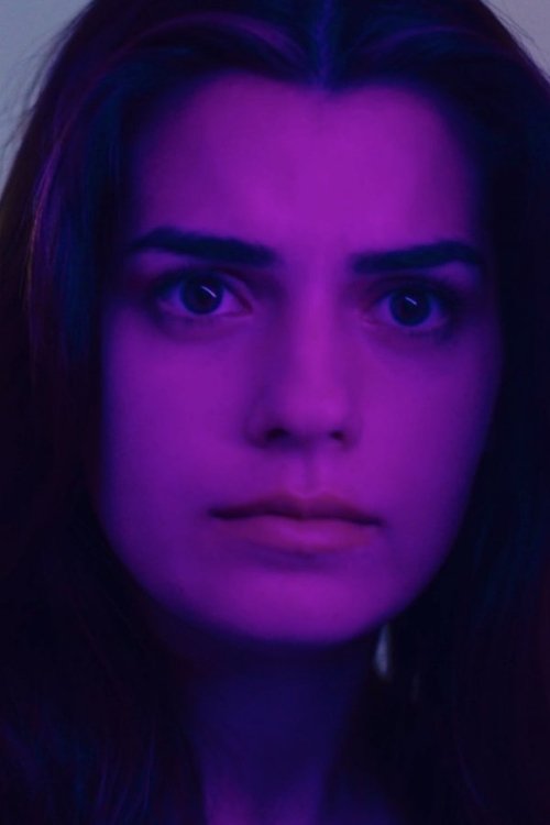 Nina Mahdavi as Bonnie Fide