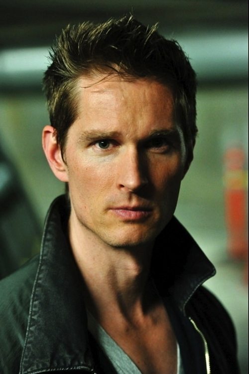 Alexander Martin as Les - DuJour