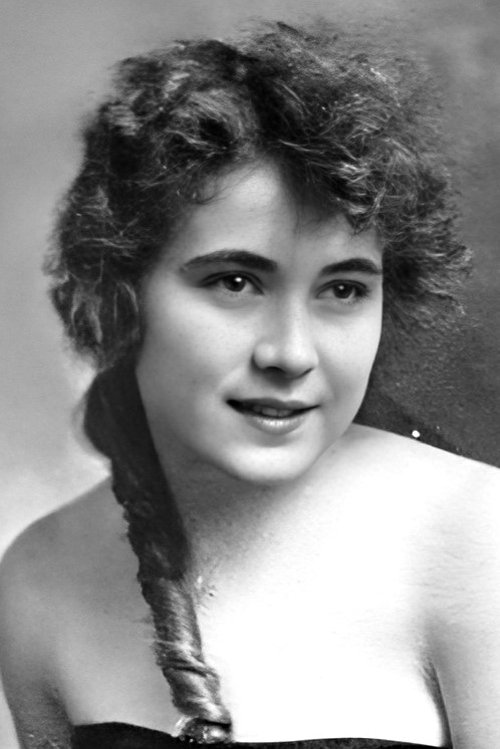 Patricia Palmer as Natalie