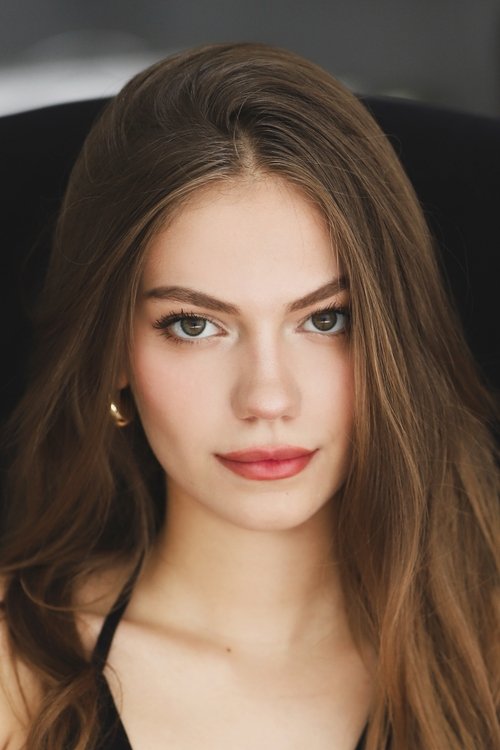 Doğa Dörtdoğan as Mina