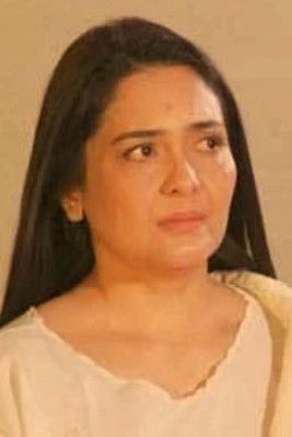 Marianne dela Riva as Aling Sima