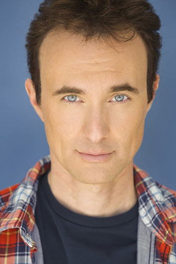Kevin Glikmann as Seth Briars (voice)