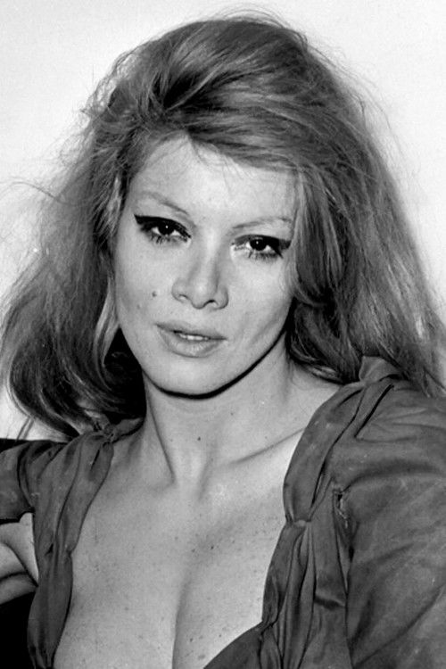 Rita Renoir as La femme de Bonbon