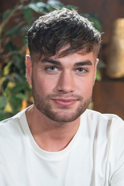 Joshua Feytons as Gio