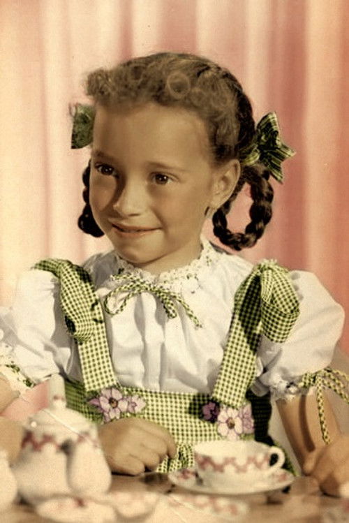 Sharon McManus as Little Girl Beggar