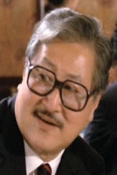 Nick Lam Wai-Kei as Cop