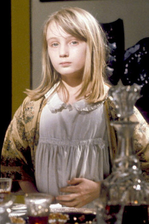 Sarah Hollis Andrews as Mary Lennox