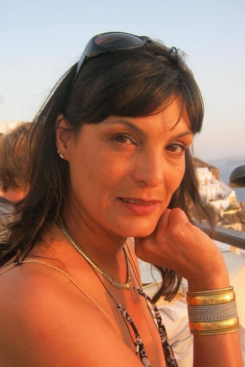 Foziah Davidson as Dalia