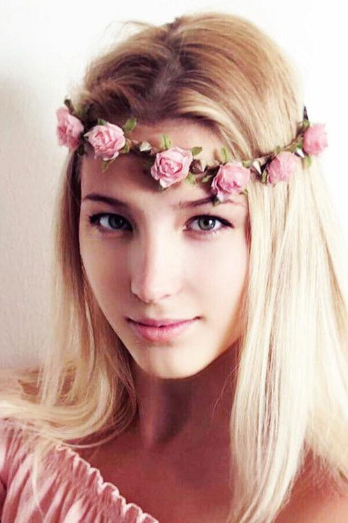 Sabina Dlouhá as Self