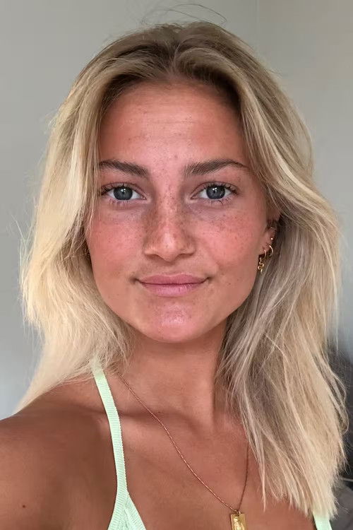 Noëlle Gutierrez as Daughter