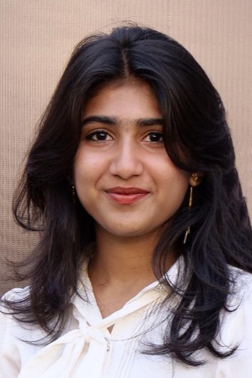 Riya Shibu as Anna Kurien