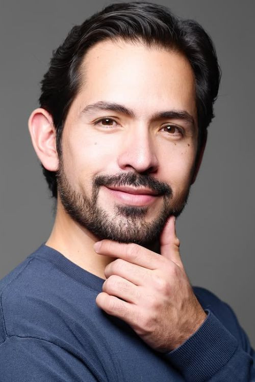 Alí Navarro as Santiago