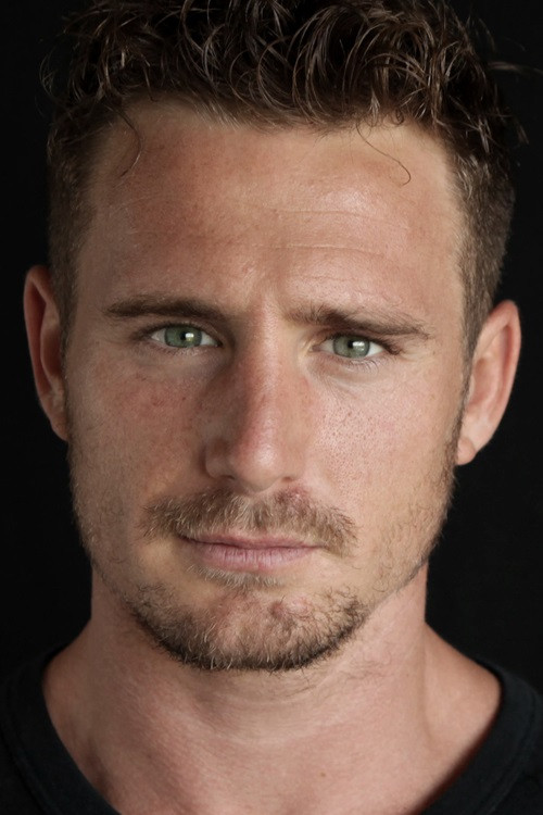 Cain Thompson as Boyfriend