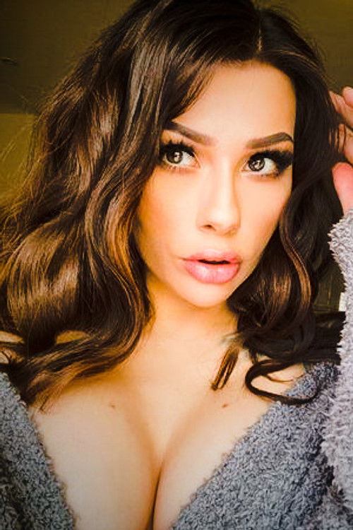 Vera Bambi as Poison Ivy