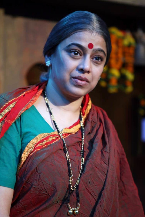 Medha Manjrekar as Kaveri Ganpat Belwalkar