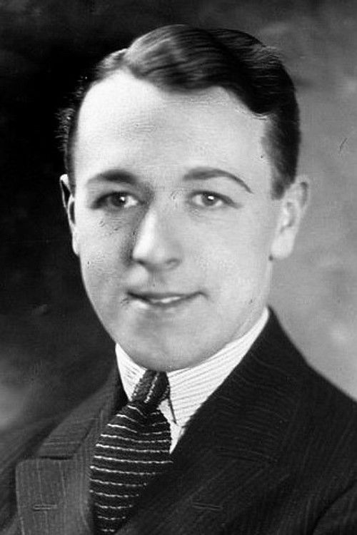 Barry Baxter as Harry Seabrook