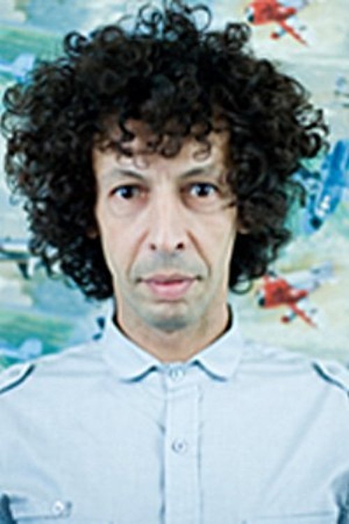 Kamel Abdessadok as Le barman