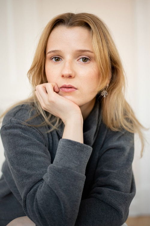 Roxane Lavoie as Élie