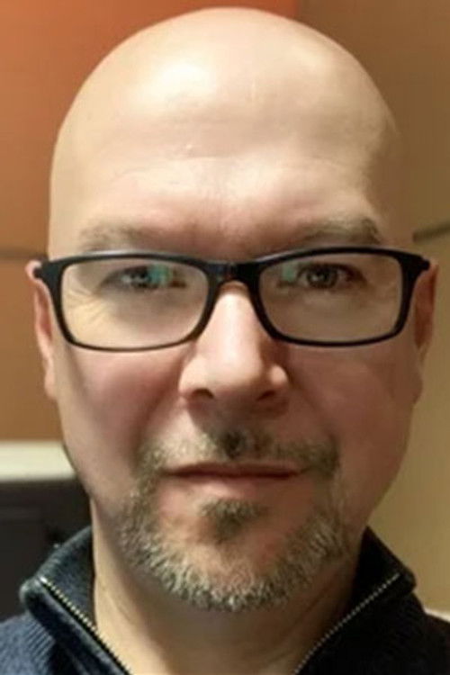 Niall Ó Sioradáin as Innealtóir Fuaime