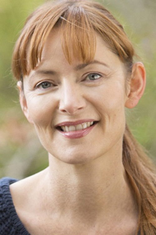 Vanessa Riddell as Eva Henshaw