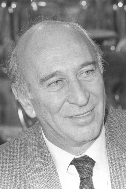 Giuliano Montaldo as Self