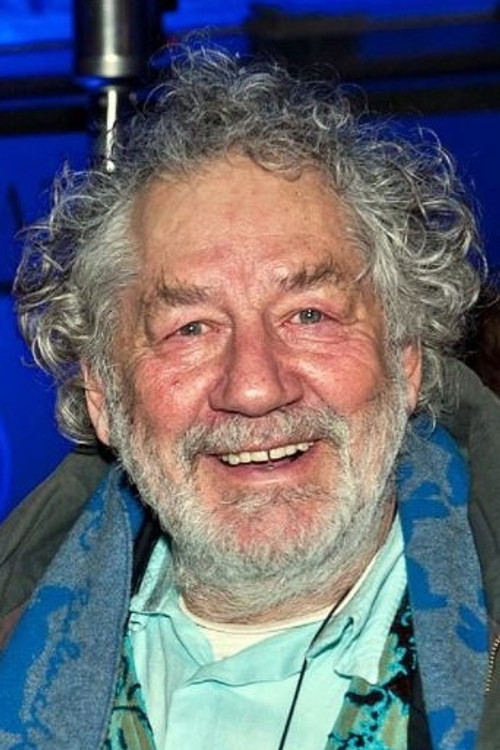 Chiem van Houweninge as Leo