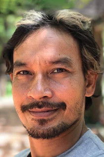 Thạch Kim Long as The Aunt's Fiance