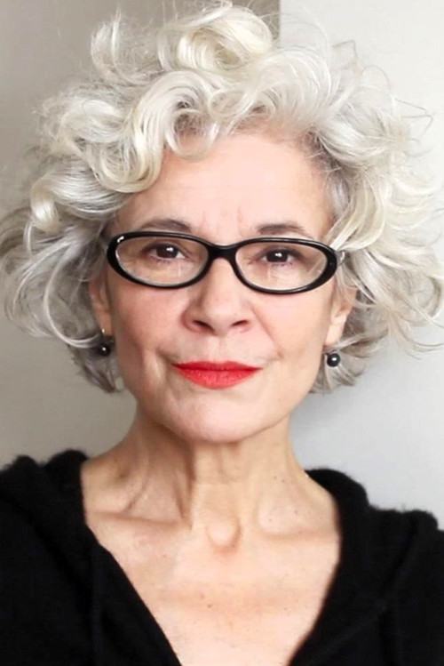 Mona Heftre as Marie - une religiause