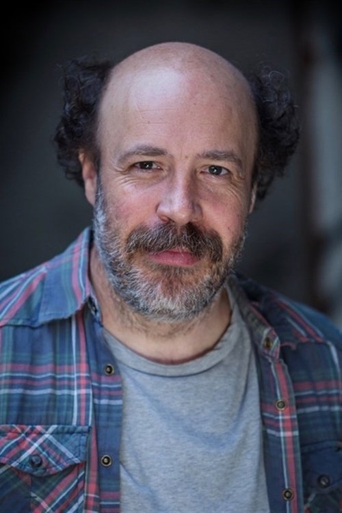 Guillaume Bursztyn as Le facteur