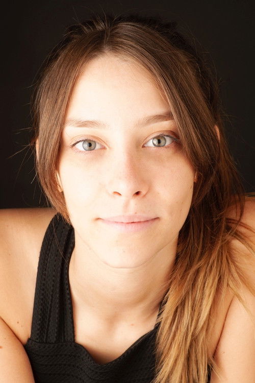 Mafalda Aragão as Bruna