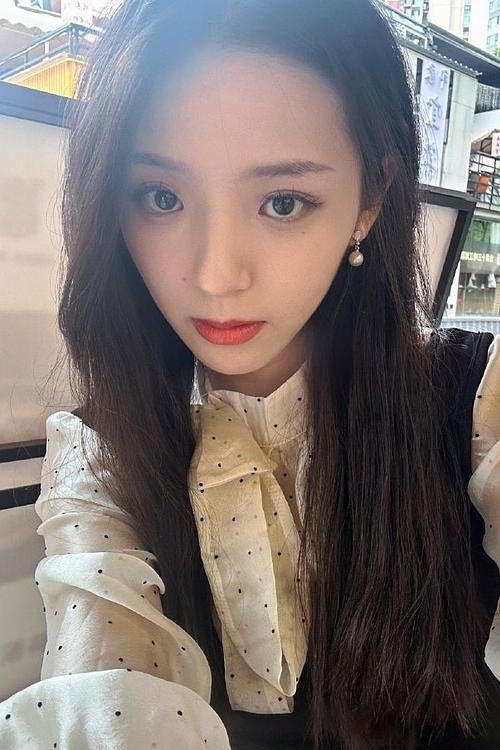 Qiu Zhuo Ya as Hu Tong Tong