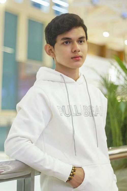 Alzio Faaz as Kaisar