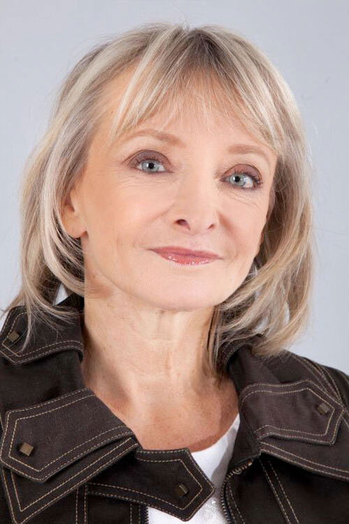 Nathalie Bleynie as Nicole