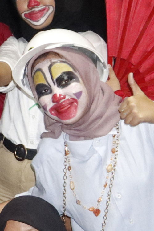 Dwi Anti Octarini as Khadam Dayang Barbari