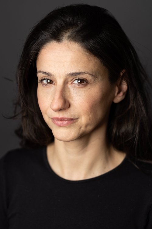 Sónia Lisboa as Edith Piaf