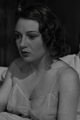 Jeanine Roger as Gabriel's fiancée