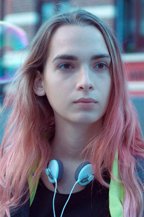 Mya Bollaers as Lola