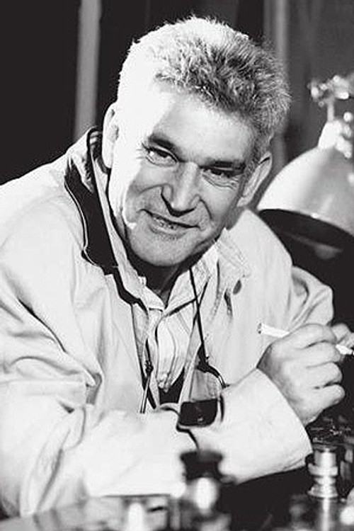 Máximo Barro as Self