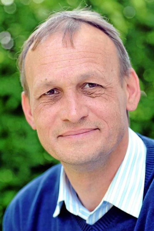 Helmut Müller-Enbergs as Self