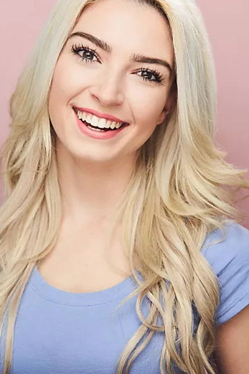 Summer Moran as Elizabeth Wright