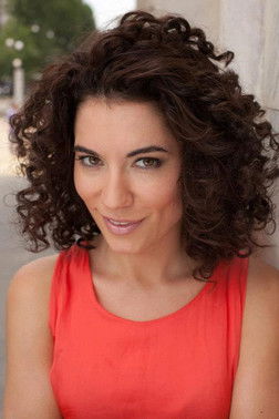 Julia Pogrebińska as "Aminat"