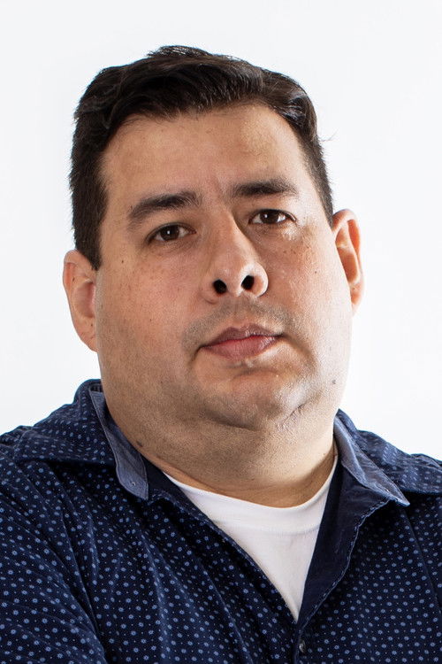 Jeffrey Morgan as Newspaper VO