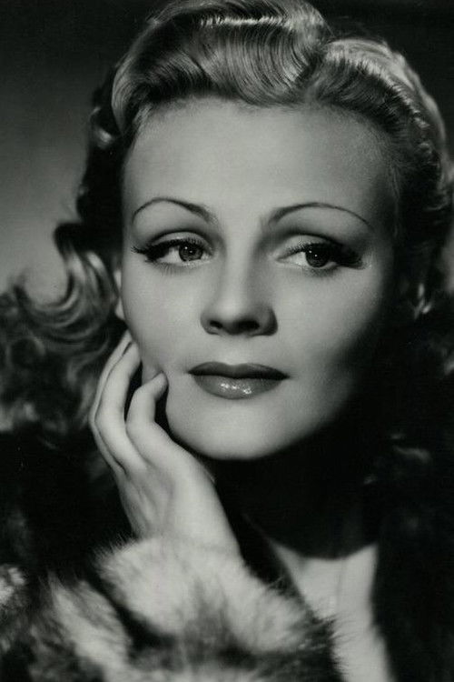 Nathalie Nattier as Evelyn