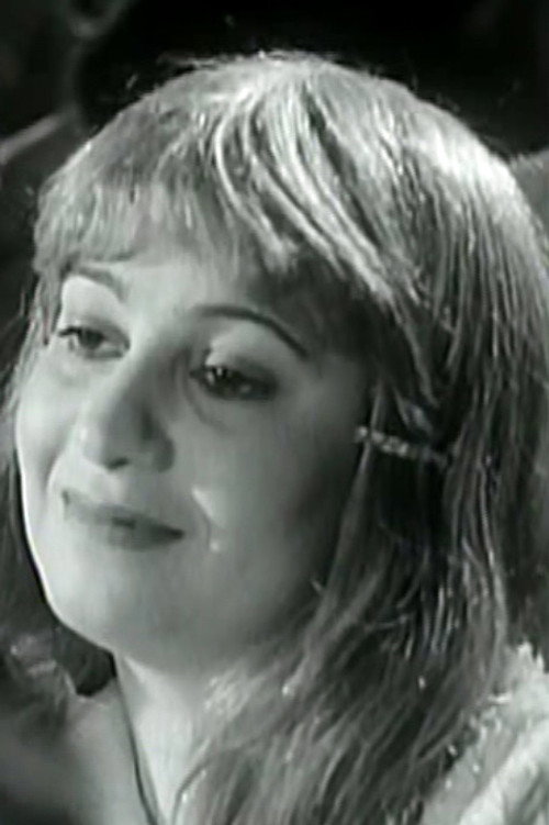 Zamira Begolli as nëna e Gazit