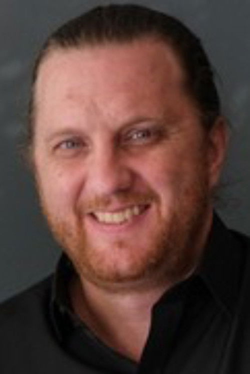 Aaron Toronto as ông Quý