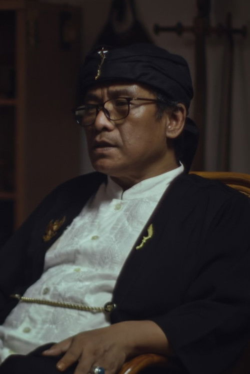 Aris Kurniawan as Kang Aris