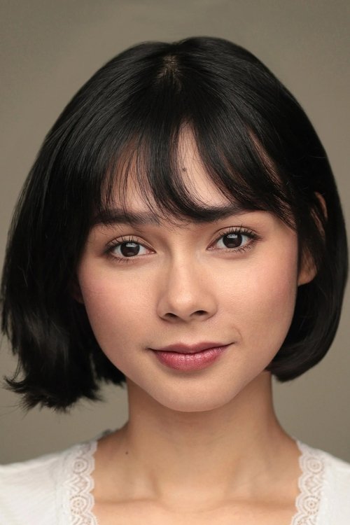 Mae Claire as Selina Kyle / Catwoman