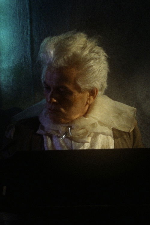 Paulo Ess as Richard